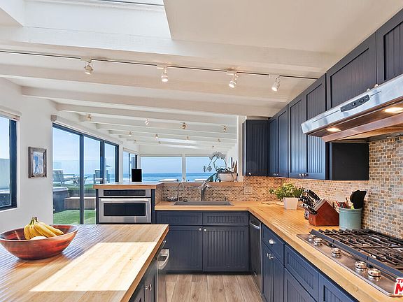 3rd image of 23356 Malibu Colony Rd