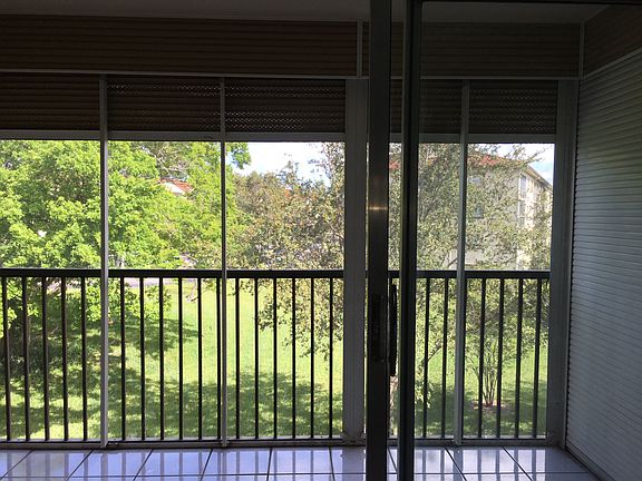 Screen balcony & storage