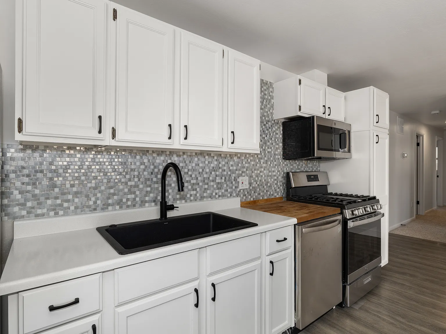 4057 N Adams St — Photo 3