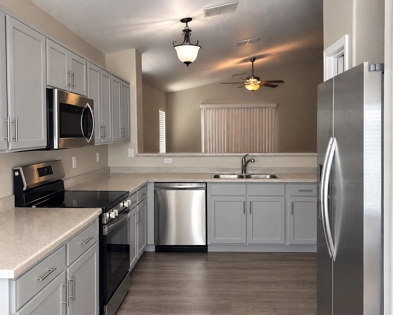4 bed, 1600 sqft, $600 — Photo 1
