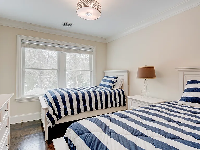 N Cape Ln — Photo 15