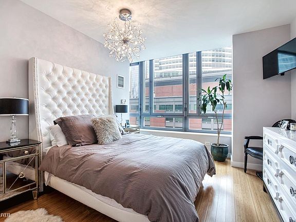 4th image of 2 River Ter APT 14C