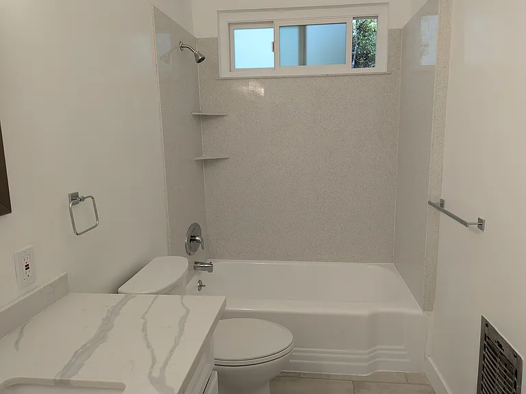 12324 Montana Ave #7 — Photo 10