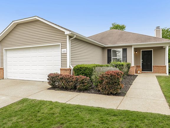 3rd image of 1525 Danville Cir