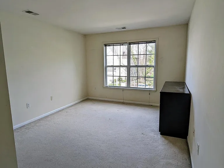 62 Shelley Cir — Photo 16