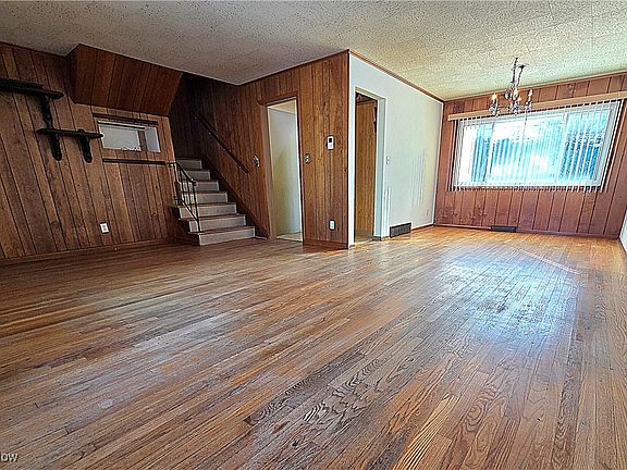 3rd image of 5507 Hollywood Dr