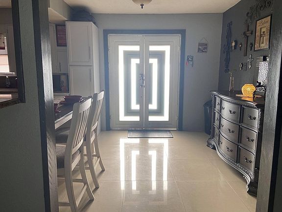 2nd image of 1408 E Crescent Dr