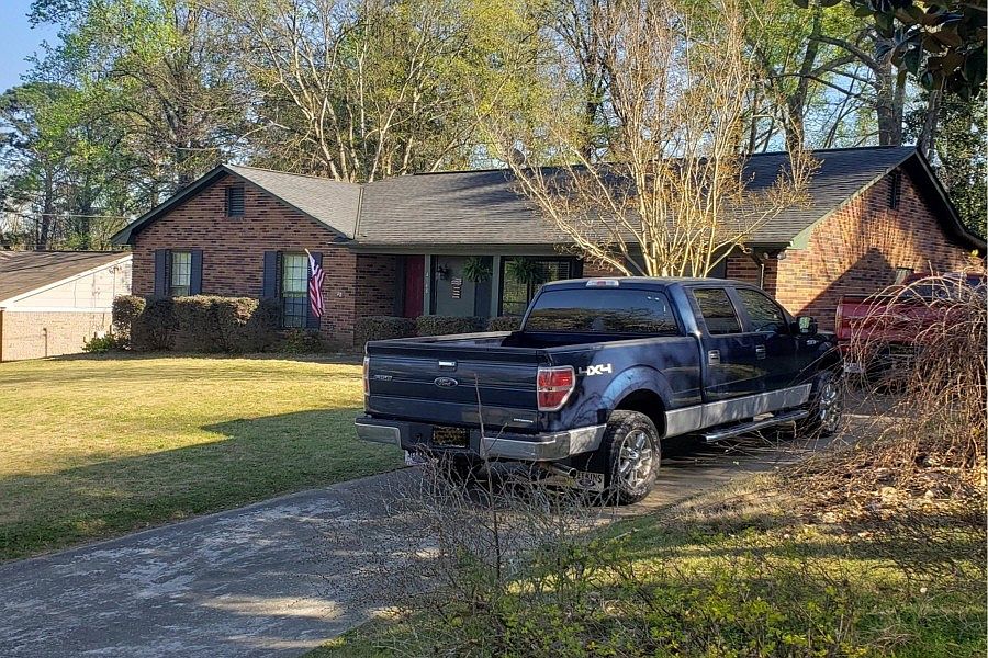 2nd image of 4148 King Arthur Pl