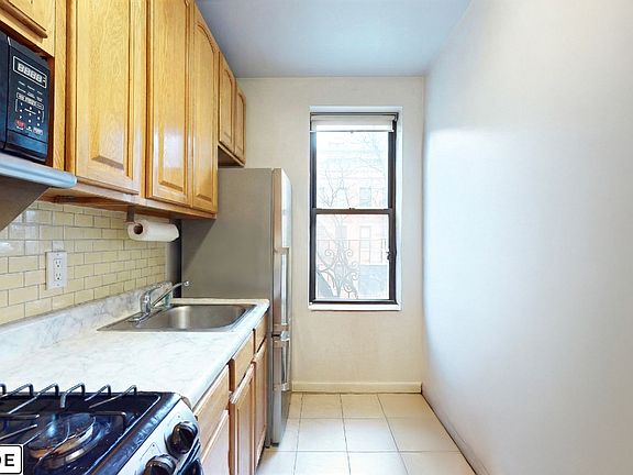 3rd image of 419 E 73rd St APT 4A