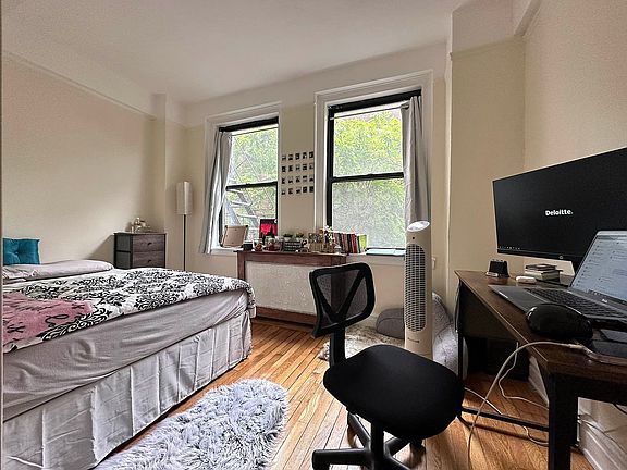 2nd image of 455 W 34th St APT 3E