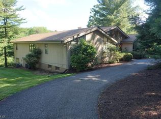 15 Bridge Hollow Rd, Tewksbury Township, NJ 07830