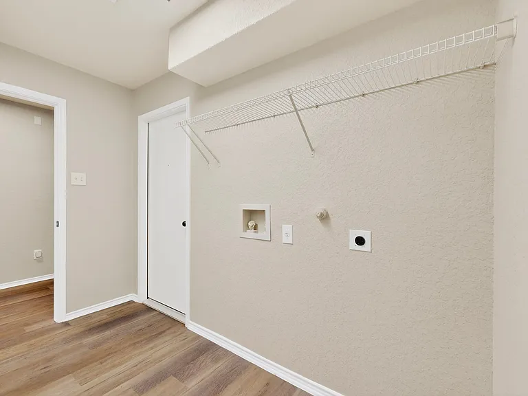 2614 Brighton Park — Photo 15