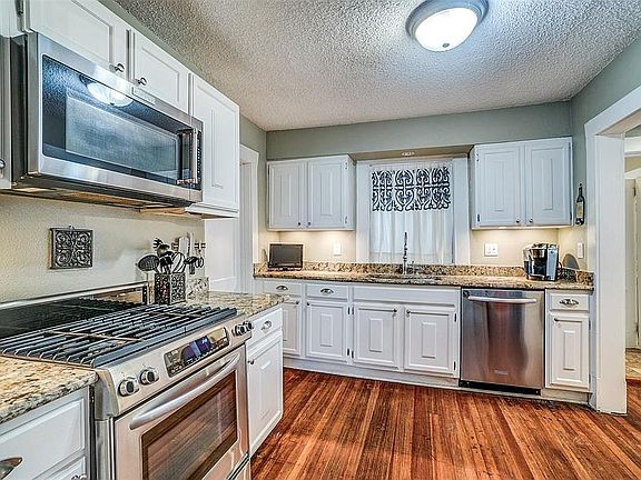 5th image of 6018 Richmond Ave