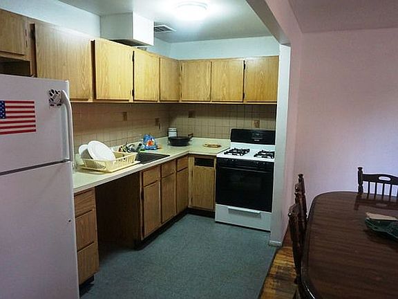 3rd image of 40 Carroll St Unit 48-1
