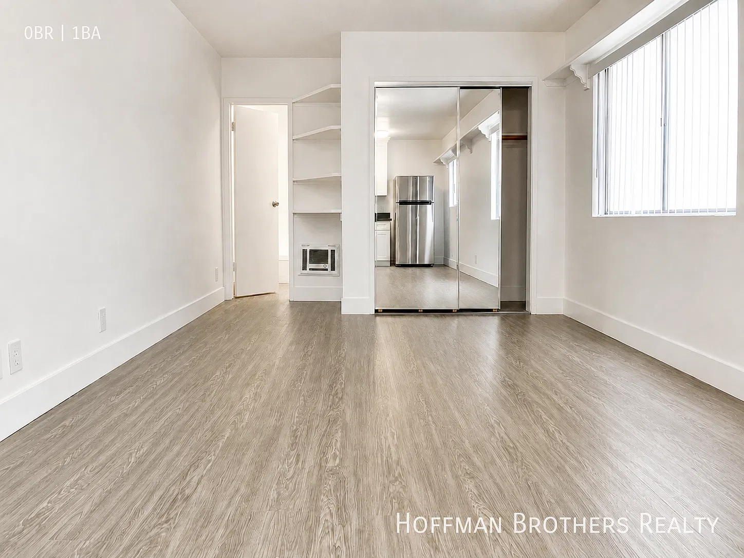 7 Weeks Free!! Completely Remodeled Venice Studio With Kitchen & Gated Entry! — Photo 2
