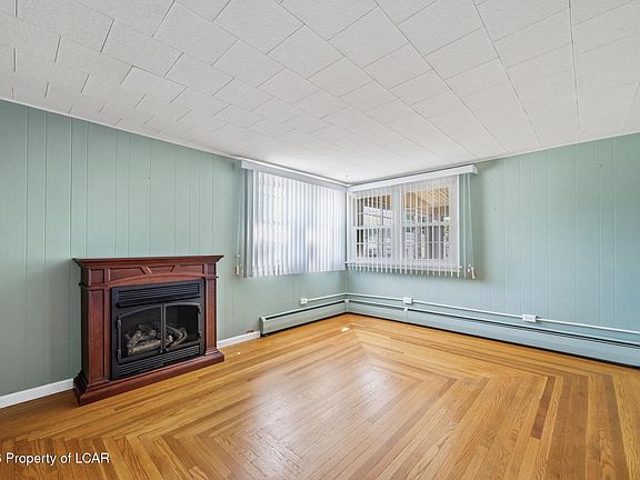 4th image of 2 W Newport St