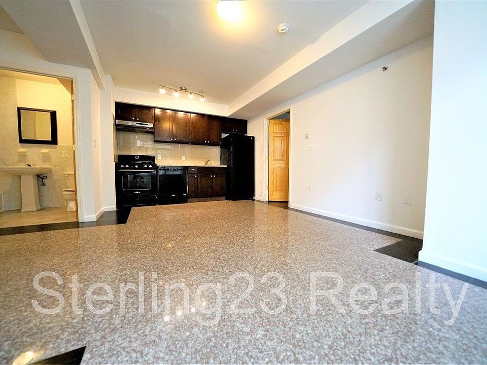 1st image of 2320 30th Dr APT 1A