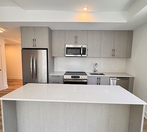 2nd image of 8 Manor Rd W #204