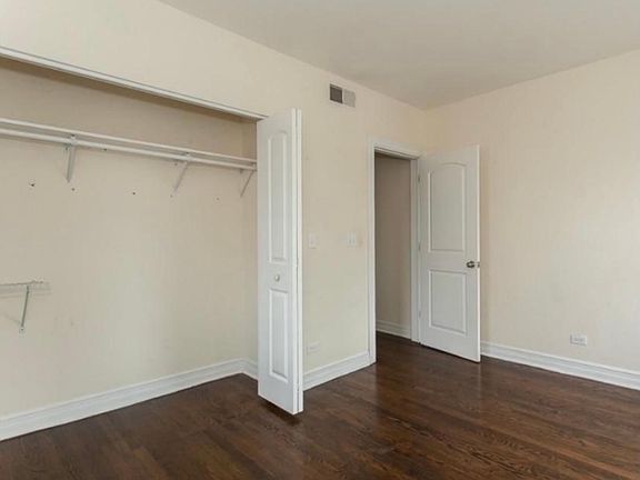 4th image of 3818 N Sheffield Ave #Nqgkh84qt