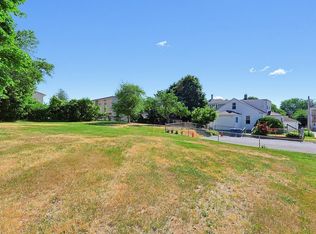 16 Lakeview St, Blackstone, MA 01504