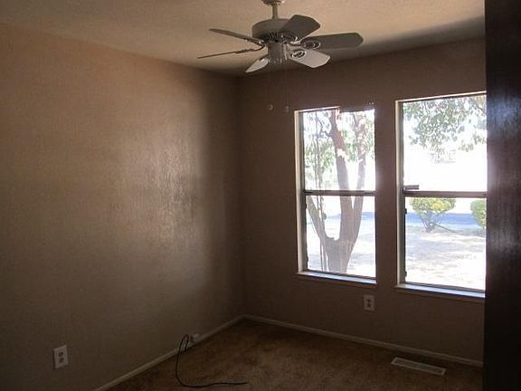 5th image of 2816 Bluebird Dr