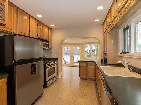5th image of 1826 Kiest Ave
