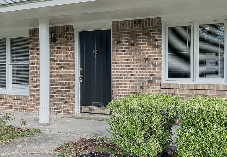 2061 Green Acres Dr — Photo 5