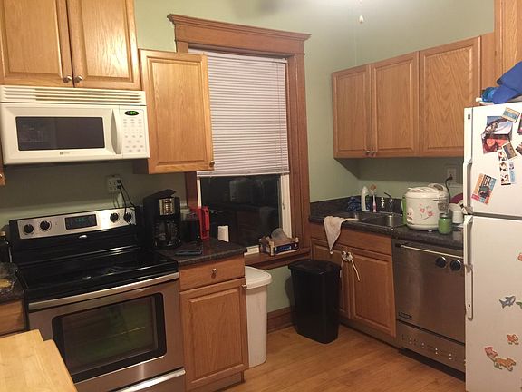 3rd image of 3242 W Wilson Ave #1