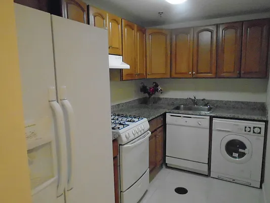 Rented by 18 REALTY | media 11