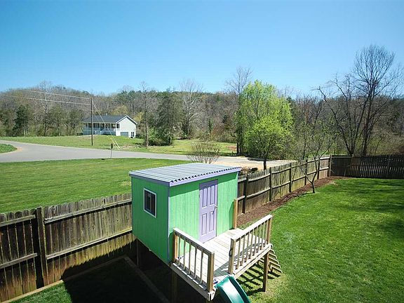 5th image of 286 Snapdragon Rd