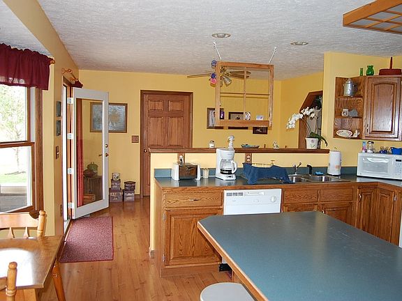 Eat in kitchen with attached dining room