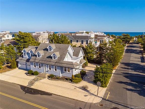 2nd image of 10415 Beach Ave