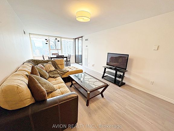4th image of 45 Carlton St #1917