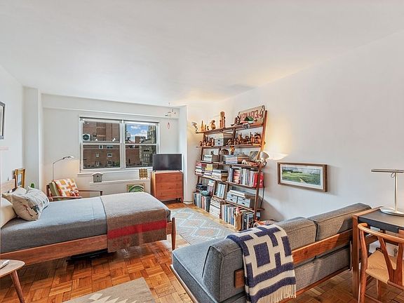 5th image of 101 W 12th St APT 14K