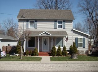 293 E Union St, Seneca, IL 61360