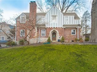 6428 Overbrook Rd, Mission Hills, KS 66208