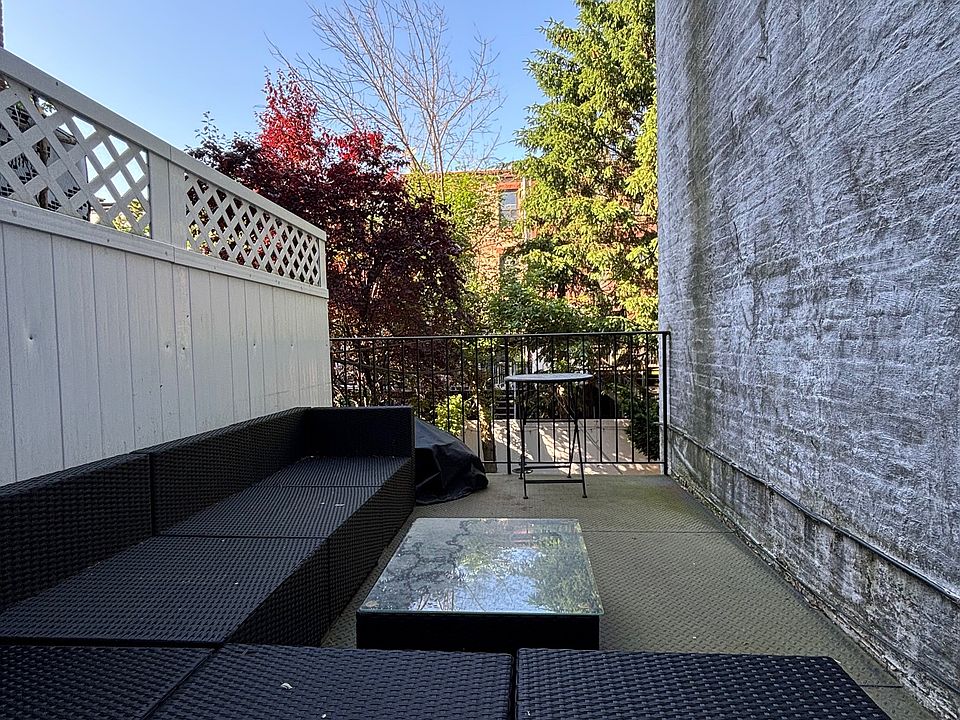 1st image of 605 6th St #2R