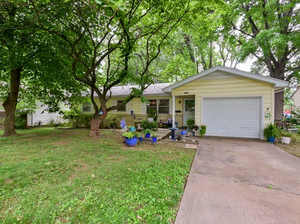 1939 S Roanoke Avenue, Springfield, MO 65807