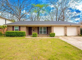 35 Bradford Dr, Little Rock, AR 72227