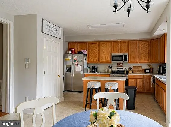 28 Grassland St — Photo 3