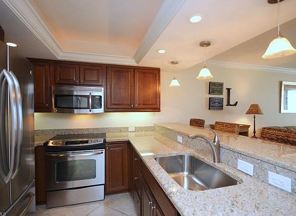 5th image of 25800 Hickory Blvd APT 402