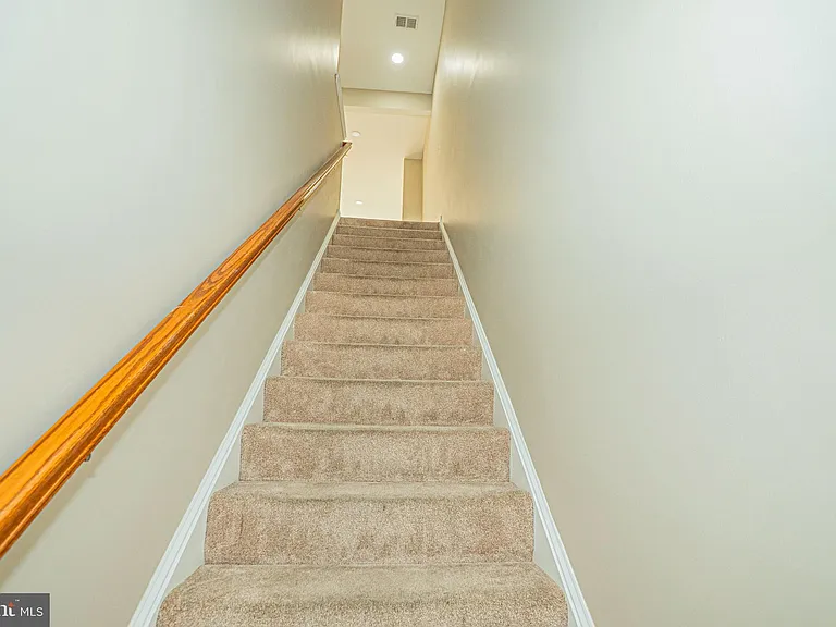 24680 Byrne Meadow Sq — Photo 3