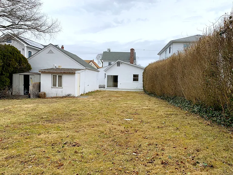 24 Hall Ave — Photo 30