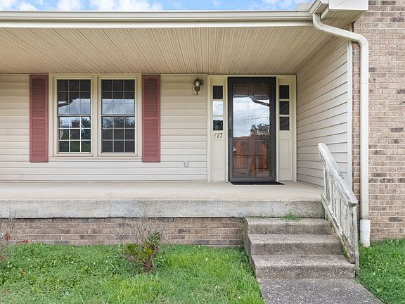 3rd image of 517 W Point Dr