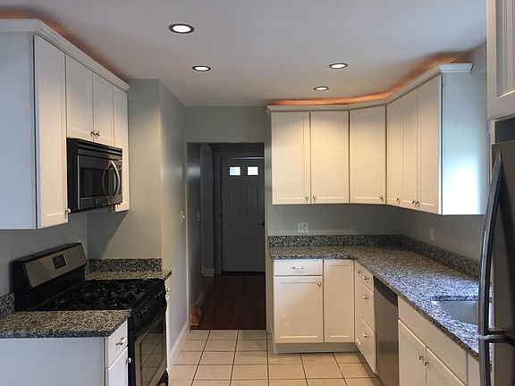 3rd image of 85 Norton St
