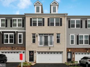 8816 Englewood Farms Dr, Manassas, VA 20112