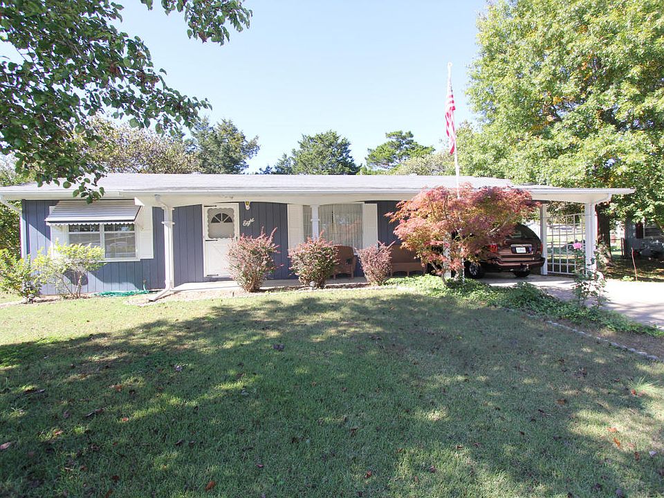 1st image of 8 Sycamore Dr