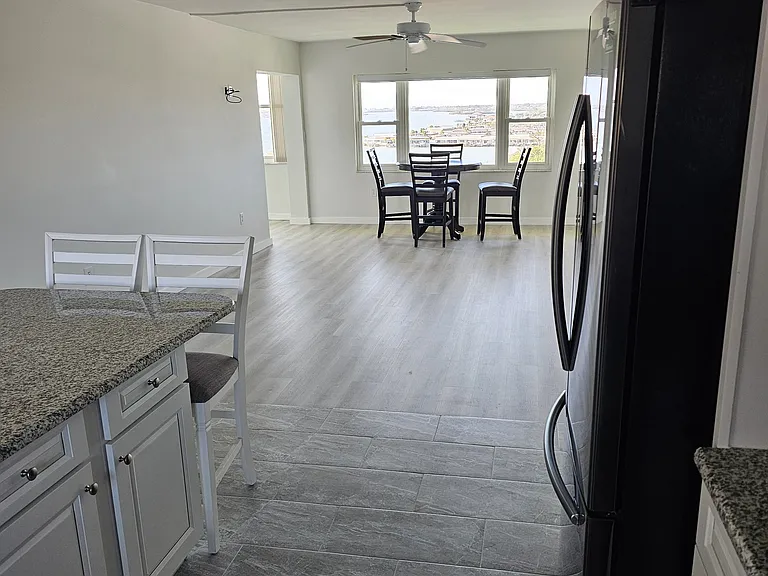 4725 Cove Cir #1002 — Photo 9