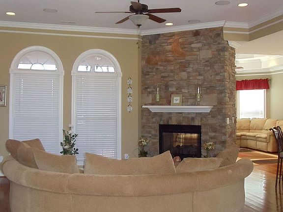 Living Room w/Fireplace