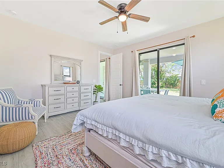 1137 SW 29th Ter — Photo 21